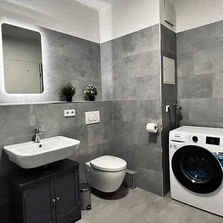 2 Schlafzimmer-balkon-kueche-parkplatz-designerbad Lipsk